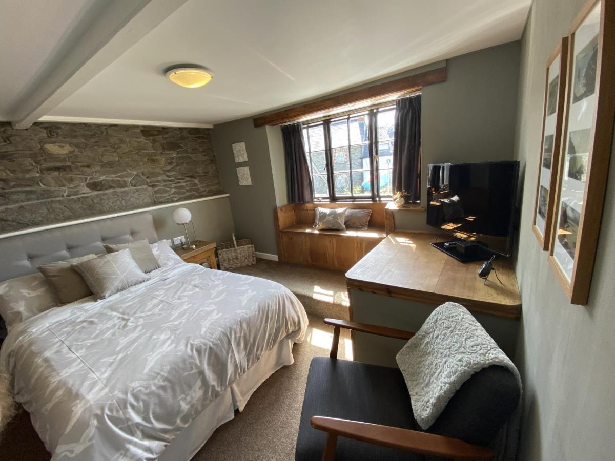 Tom'S Of Tregaron Bed & Breakfast Ngoại thất bức ảnh